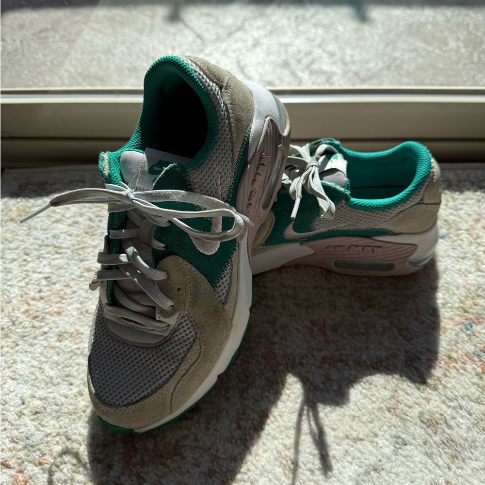 Women’s Nike air max